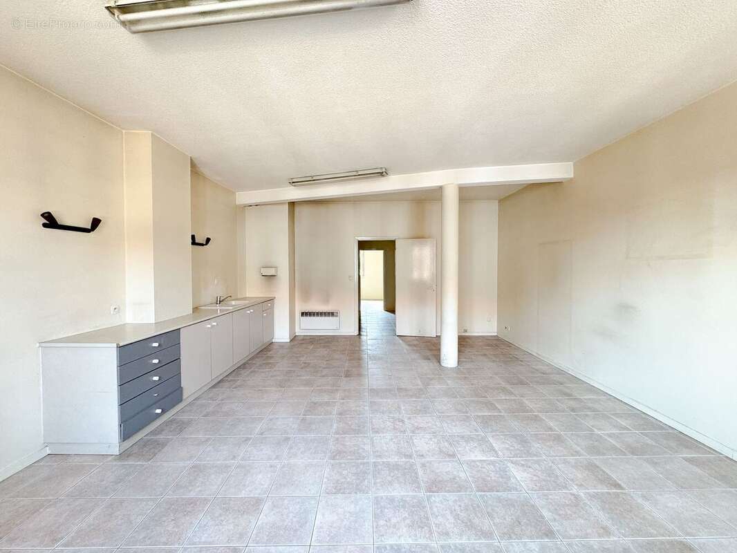 Commerce 65 m² à Tournefeuille  - photo 3