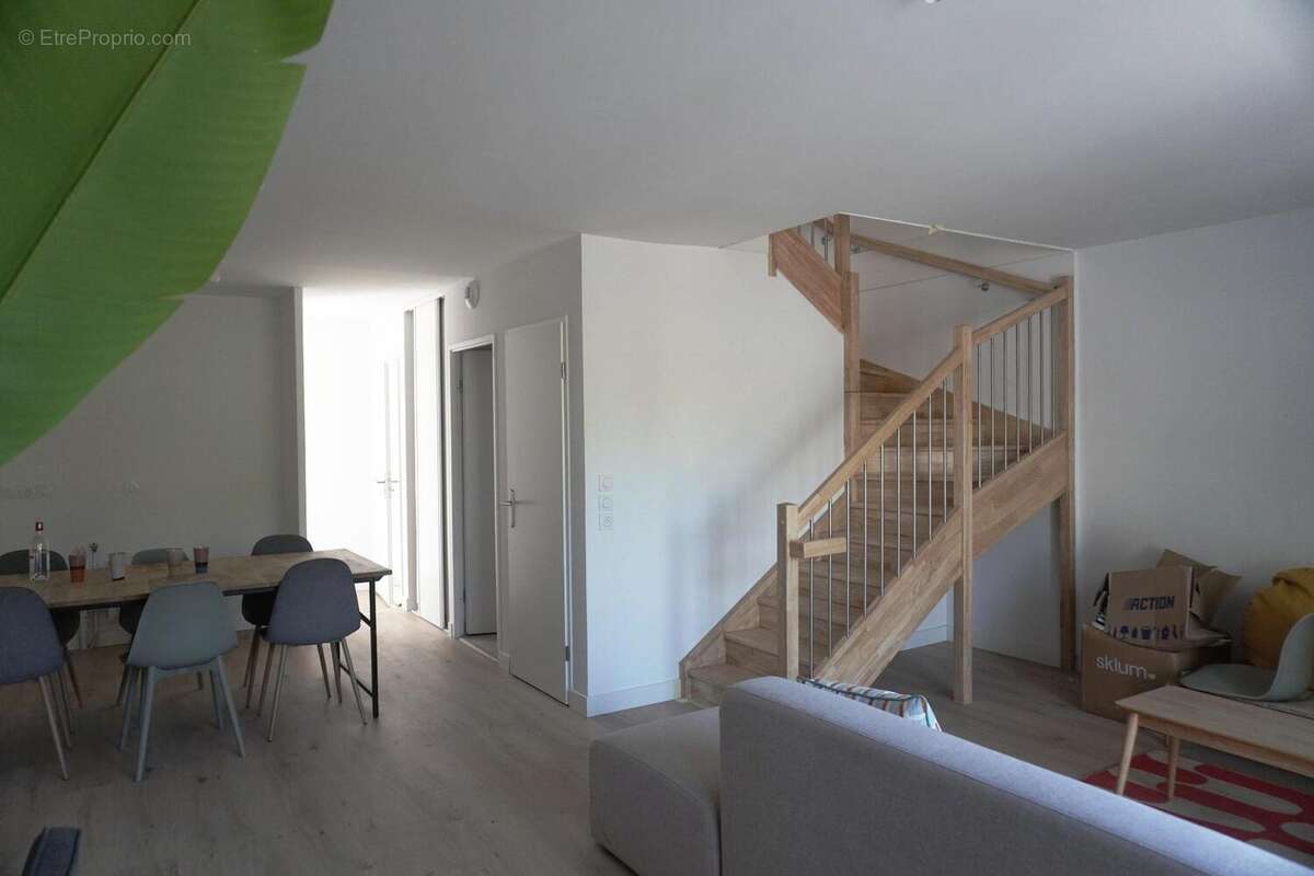 Maison à VILLENAVE-D'ORNON