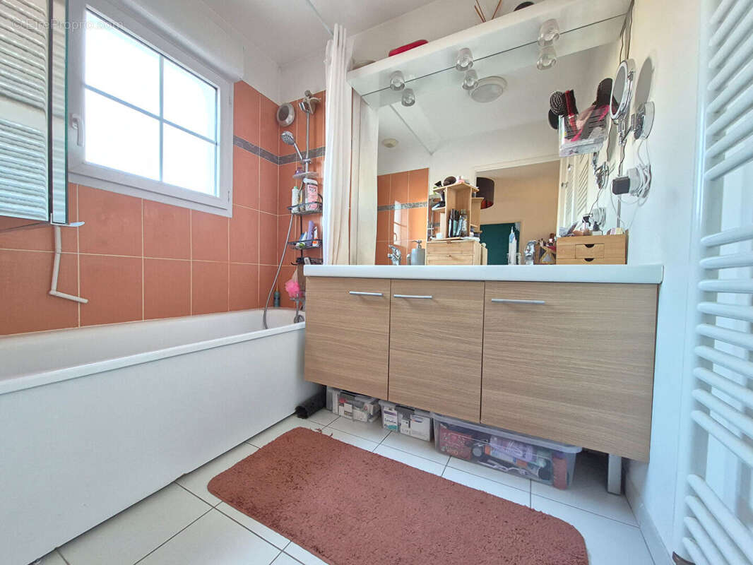 Maison à HALLENNES-LEZ-HAUBOURDIN