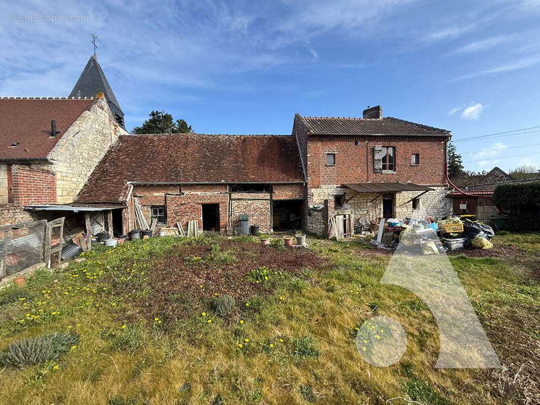 Maison à ESTREES-SAINT-DENIS