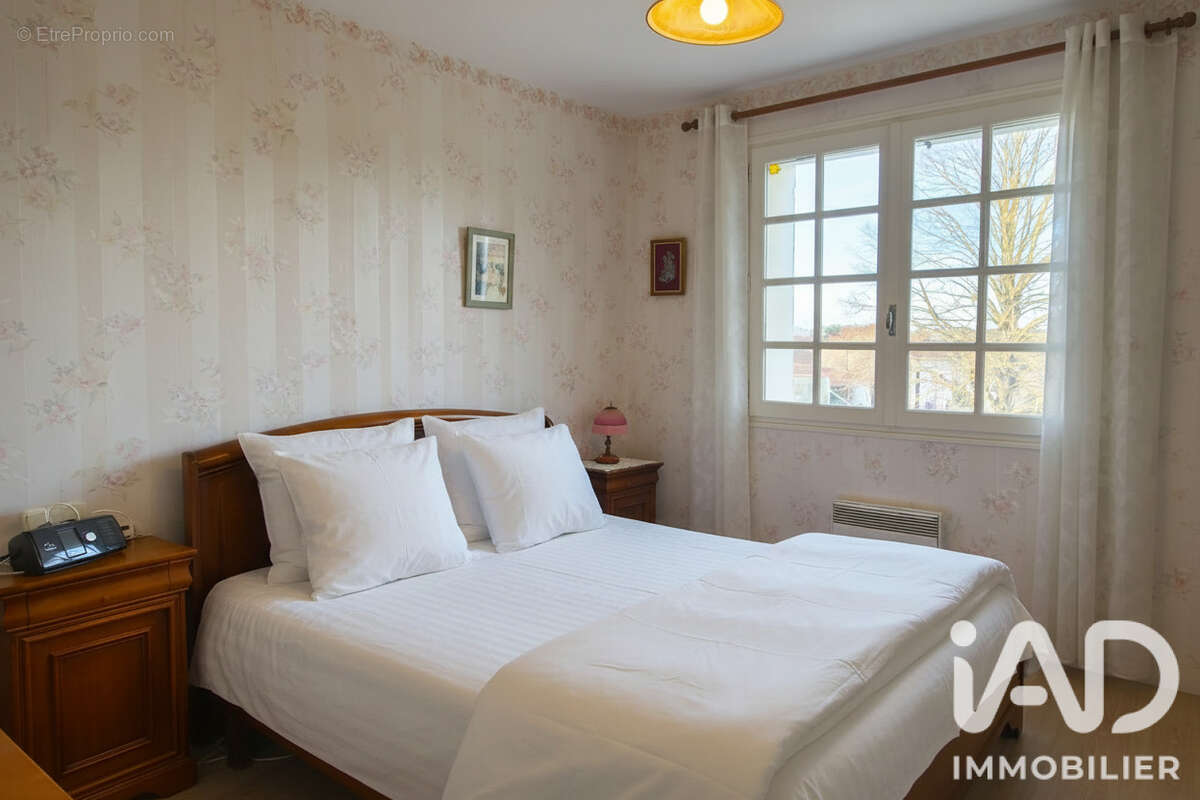 Maison 200 m² à Chasseneuil-Sur-Bonnieure  - photo 5