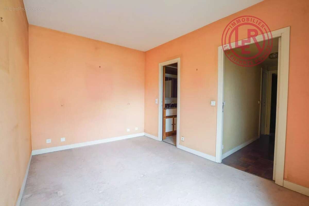 Appartement à PARIS-3E