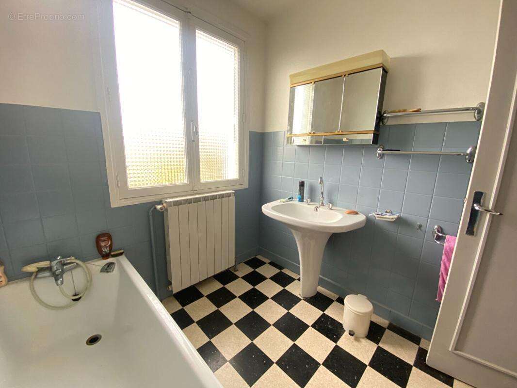 Maison à LE COTEAU