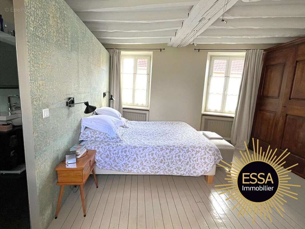 Maison à CRESPIERES