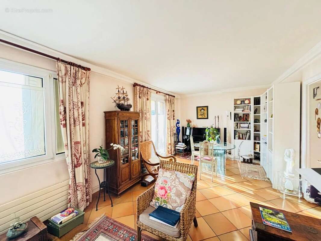 Appartement à BOURG-LA-REINE