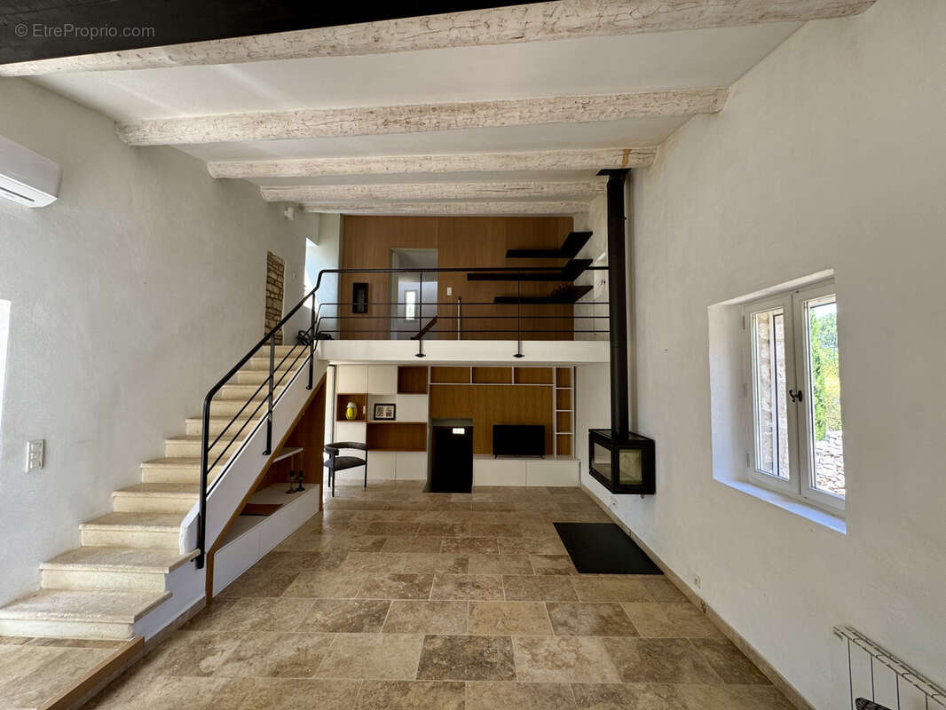 Maison à VILLES-SUR-AUZON