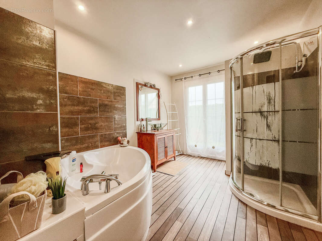 Maison à MARGNY-AUX-CERISES