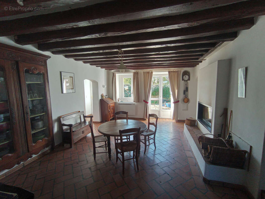 Maison à BRIIS-SOUS-FORGES