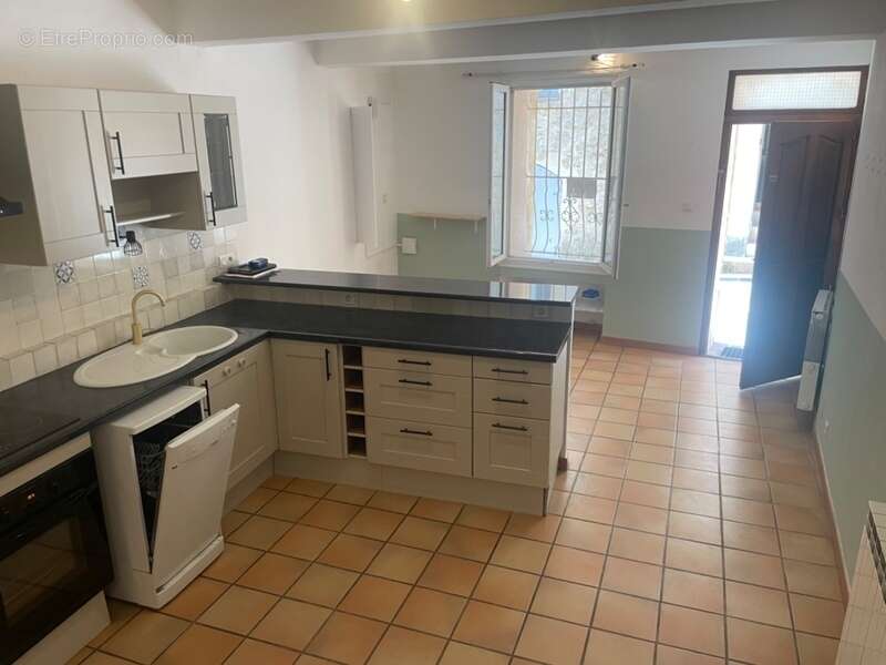 Maison à vendre 3 pièces  village de GRANS (13) - photo 4