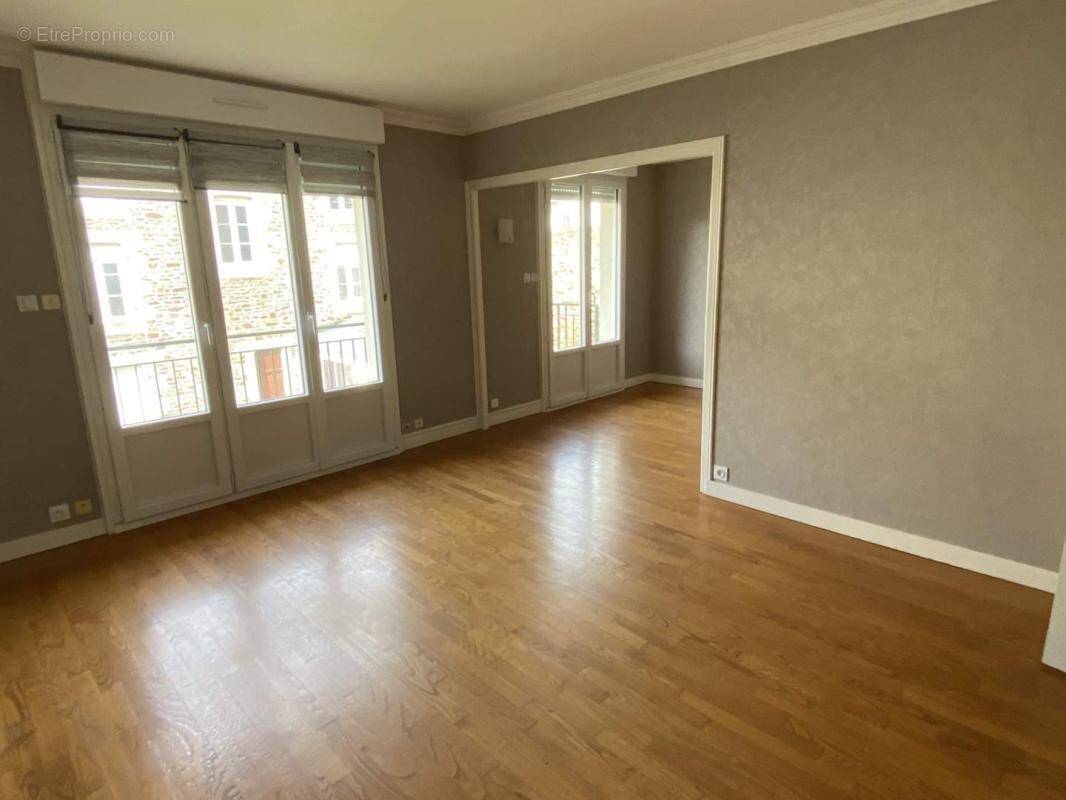 Appartement à FOUGERES