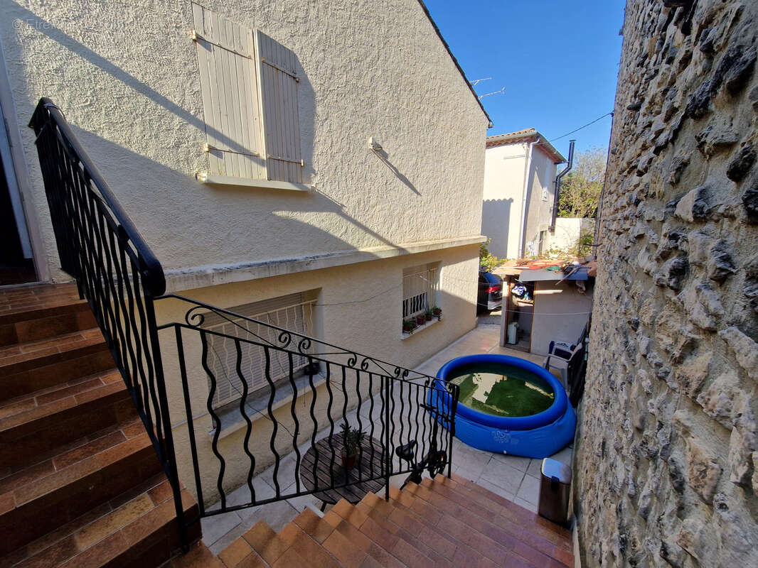Maison à VALREAS