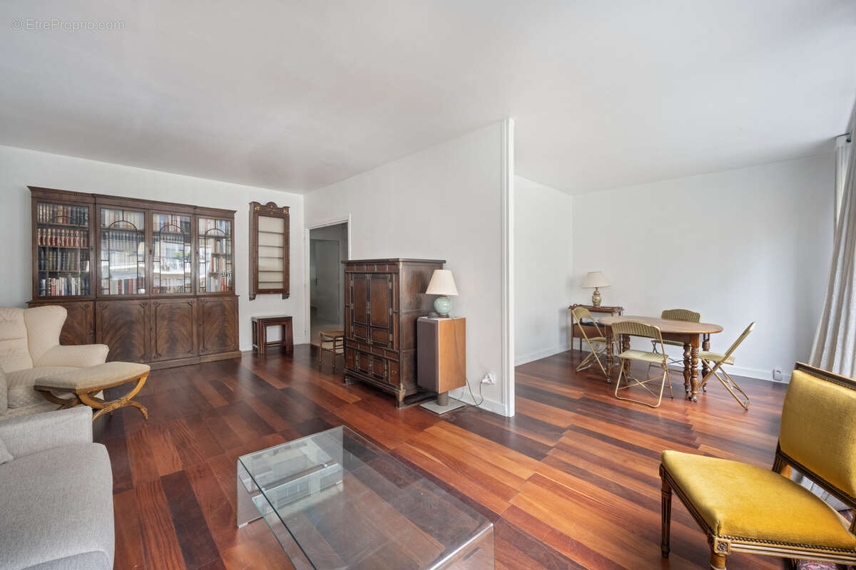 Appartement à PARIS-15E