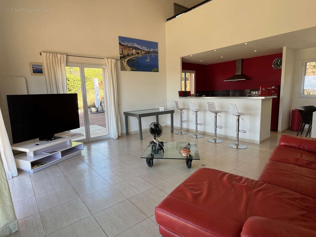 Maison à SAINT-VALLIER-DE-THIEY