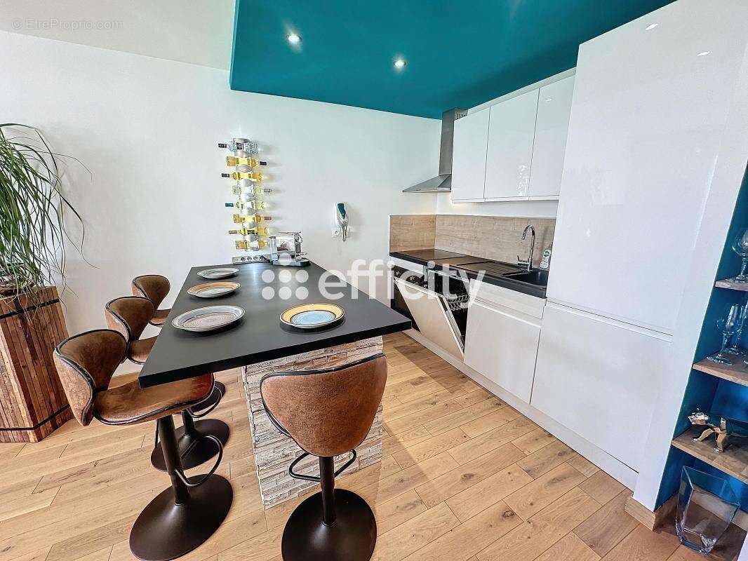 Appartement à VALLAURIS