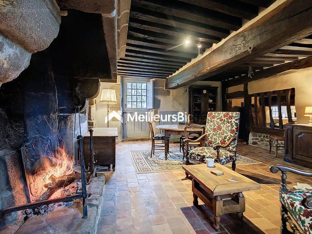 Maison à BELLOU-EN-HOULME