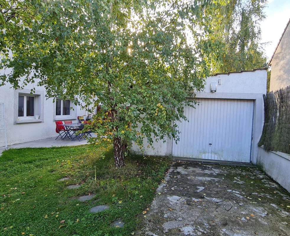 Maison à BURES-SUR-YVETTE