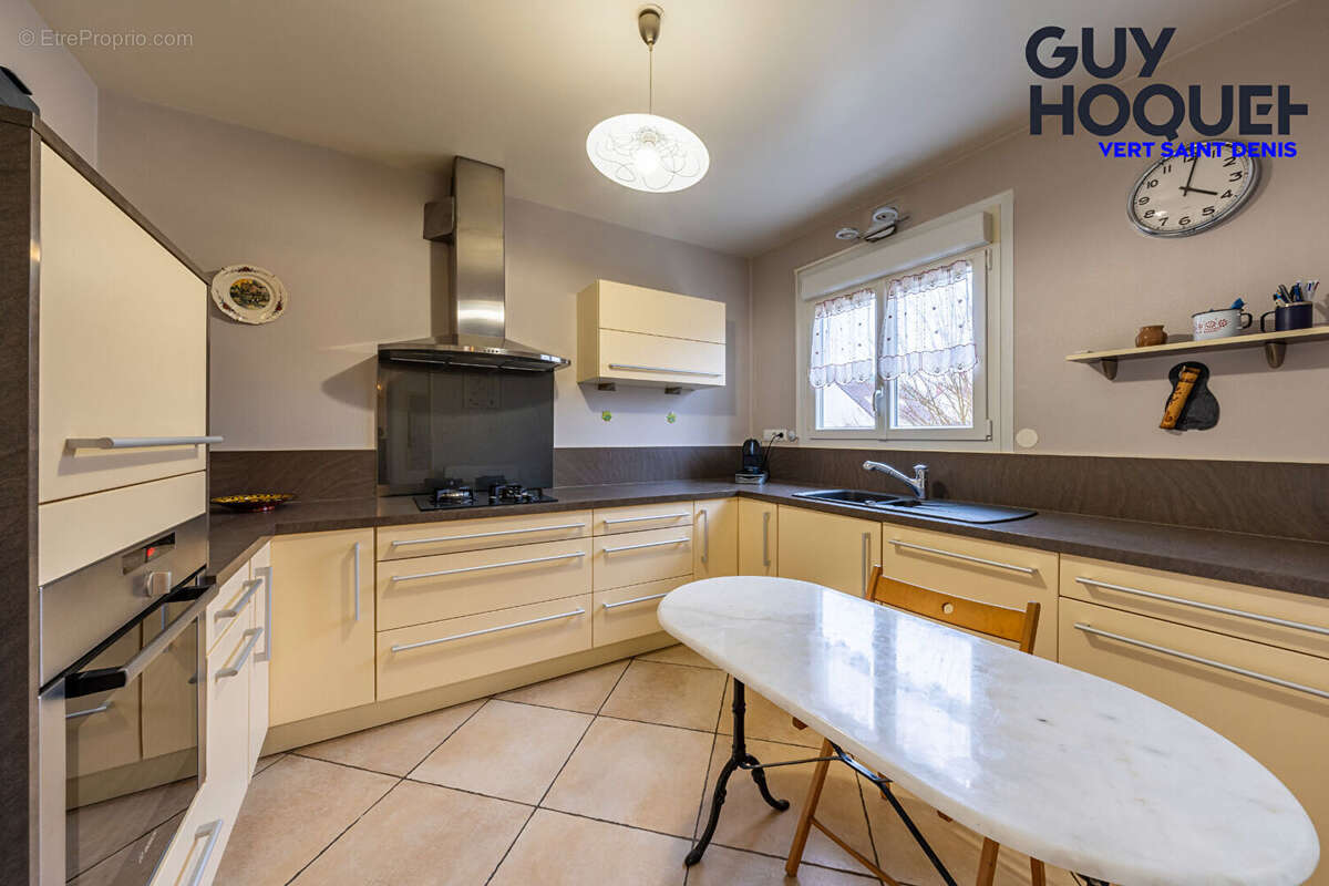 Maison à VERT-SAINT-DENIS