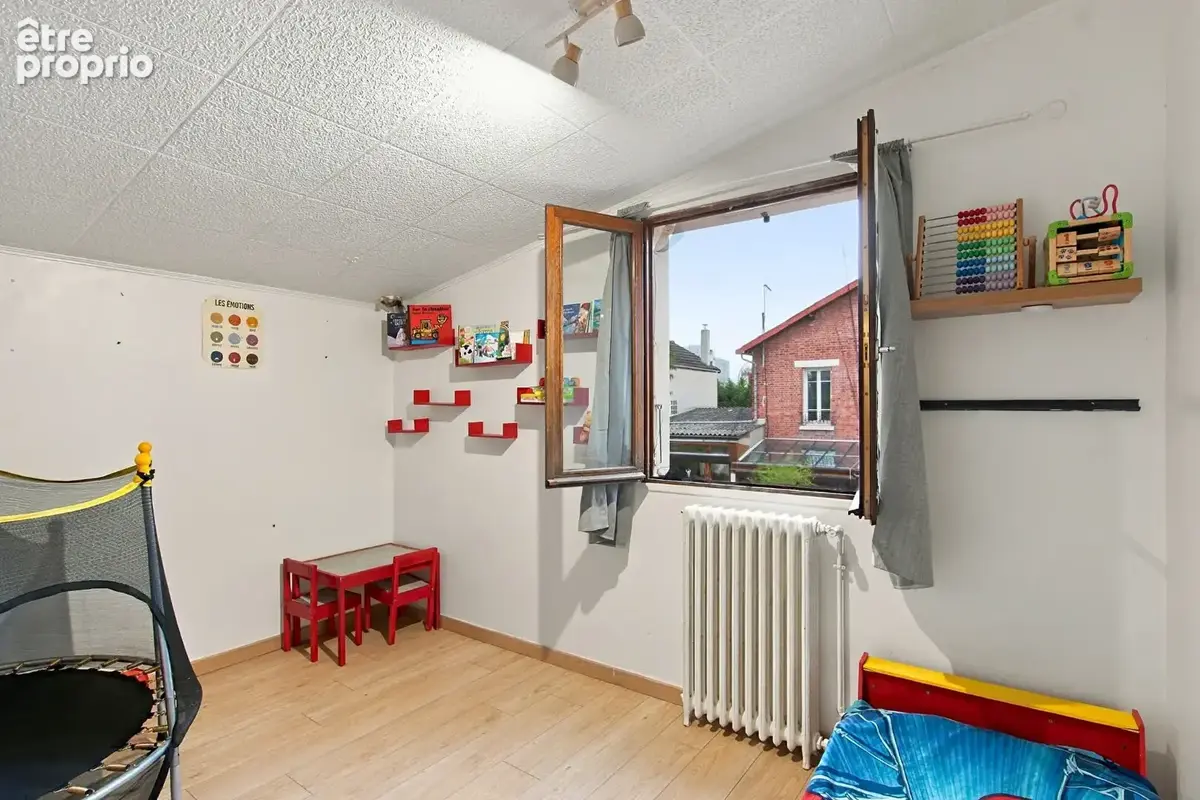 VITRY-SUR-SEINE _ Maison  7 pièces 112 m2 - photo 9