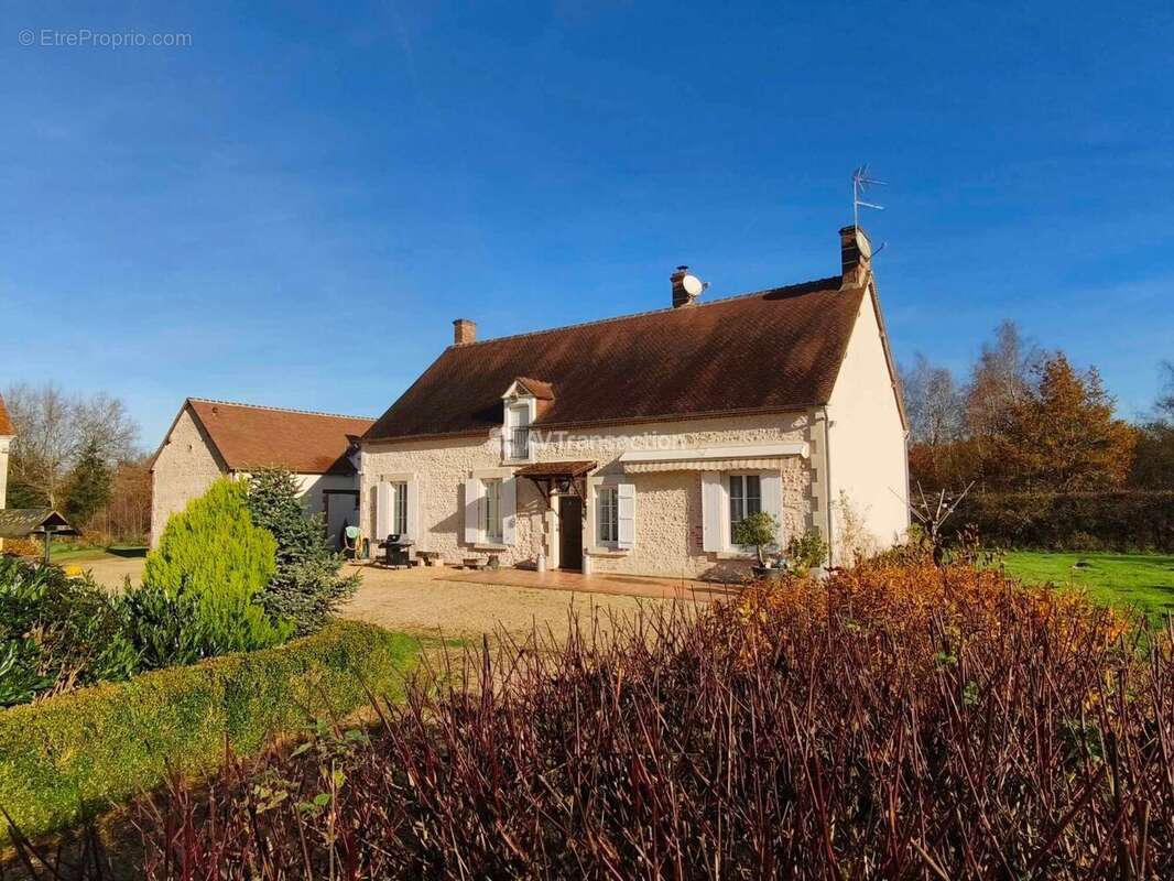 Terrain 470832 m² à Theillay  - photo 8