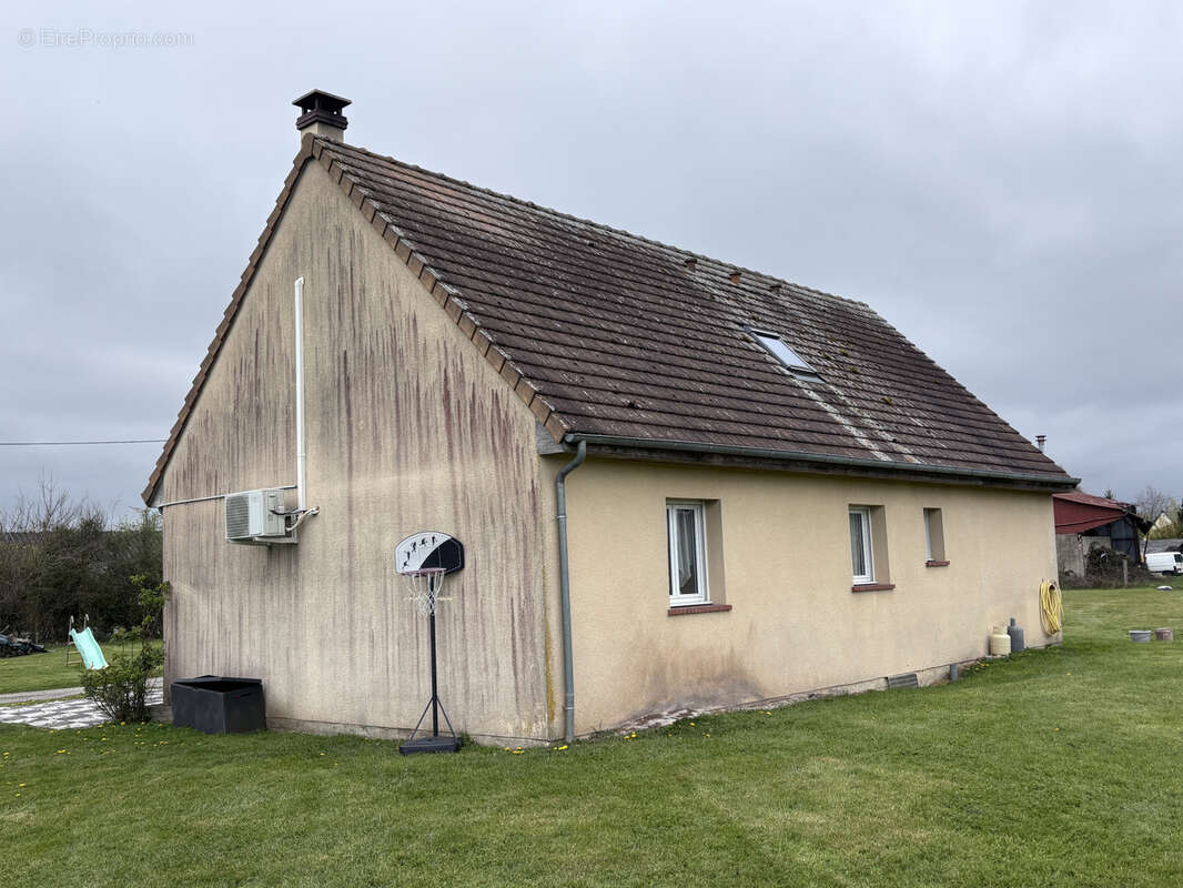 Maison à NEUVILLE-SUR-TOUQUES