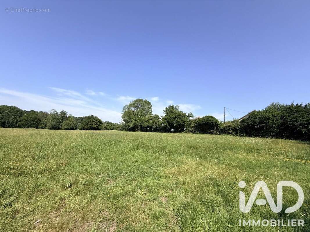Terrain 409 m² à Pont-L'eveque  - photo 2