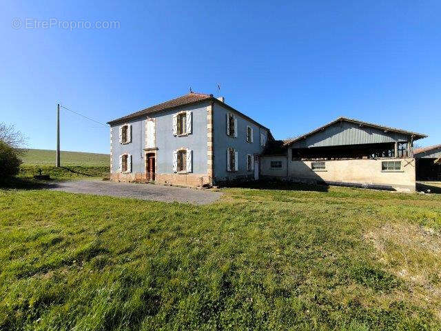 Maison à ESCORNEBOEUF