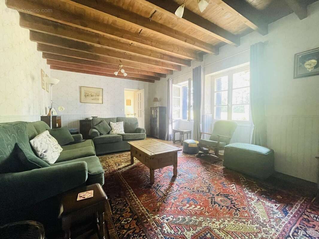 Maison à EXIDEUIL