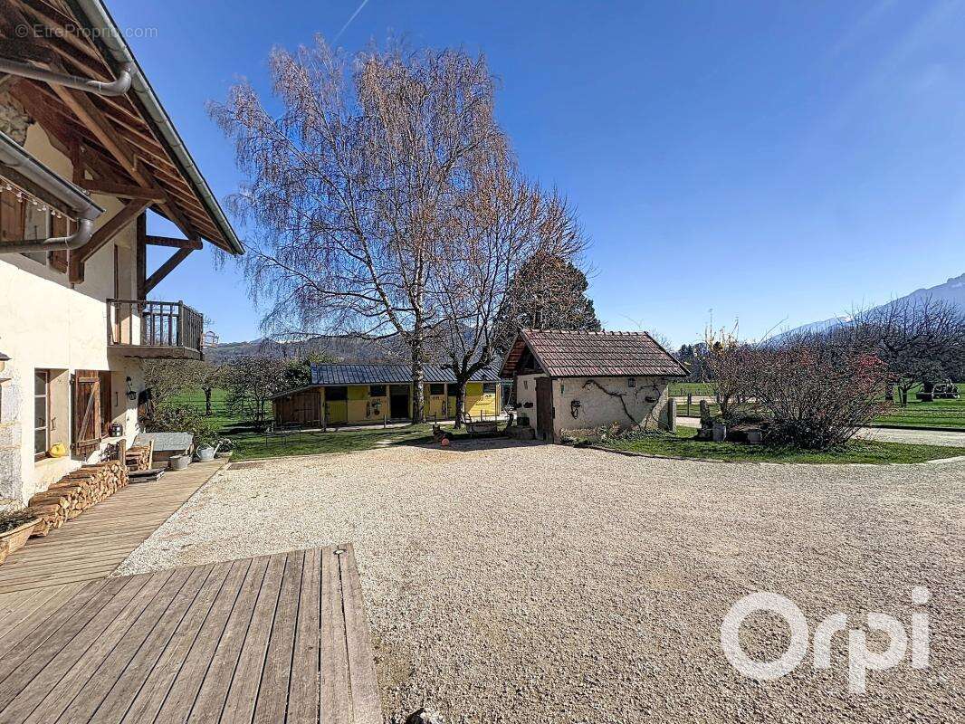 Arenthon-Propriété de caractère avec vue Mont-Blanc, espace équestre et potentiel exceptionnel - photo 7