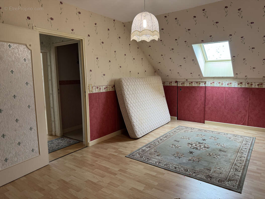 Maison à SAINT-JEAN-DE-LA-RUELLE