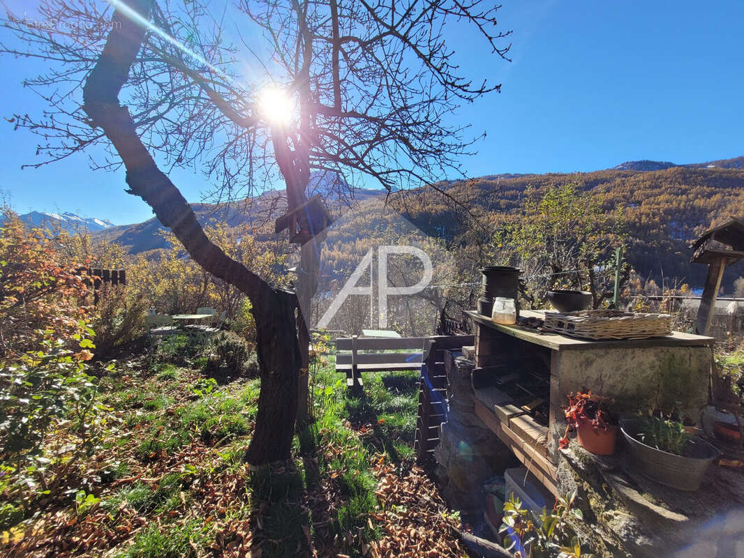 Appartement à LA SALLE-LES-ALPES