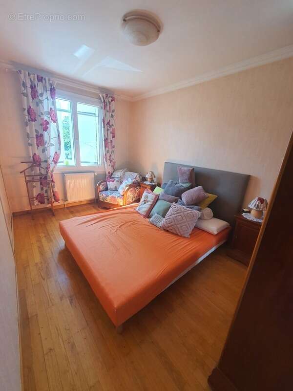 Maison à CHATEAUNEUF-SUR-ISERE