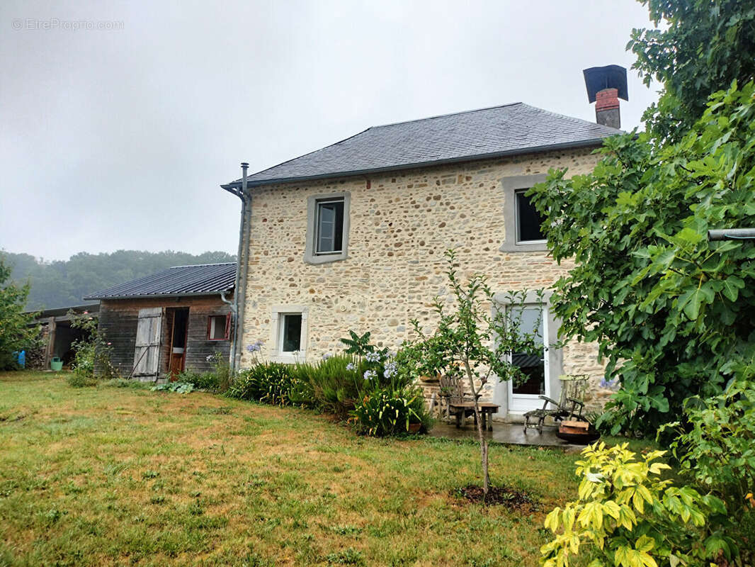 Maison ancienne rénovée 4 pièce(s) 80 m2 avec dépendances - photo 2