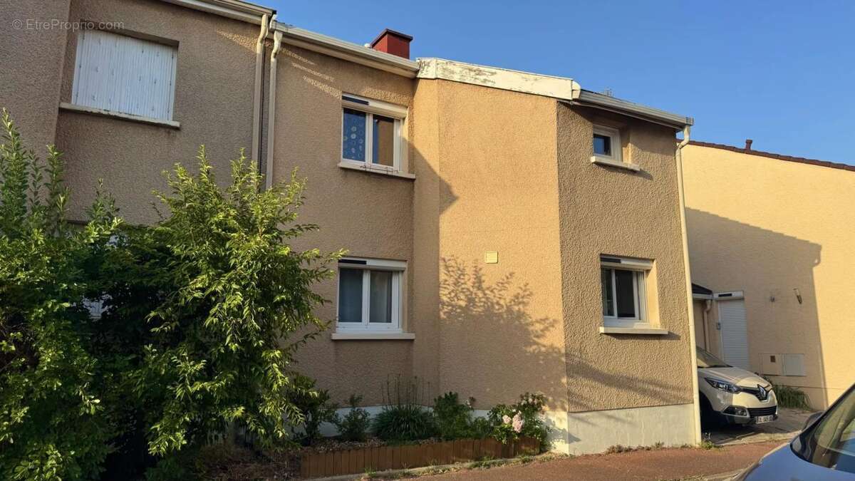 Maison 103 m² à Montigny-Le-Bretonneux  - photo 4