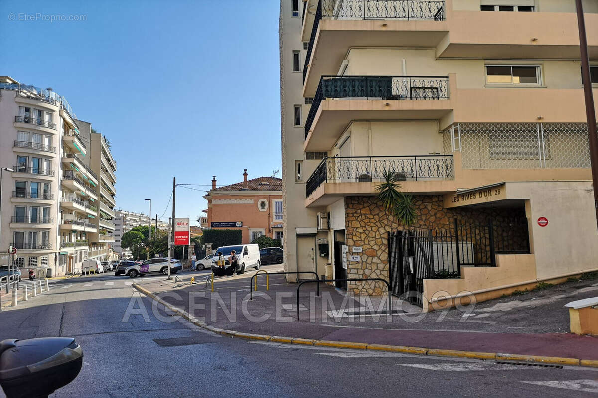 Parking à LE CANNET