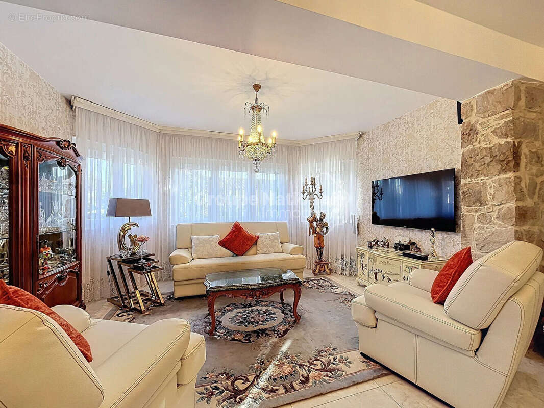 Maison à ROCHEFORT-DU-GARD