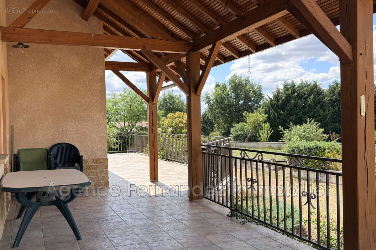 Maison 170 m² à Chenay-Le-Chatel  - photo 4