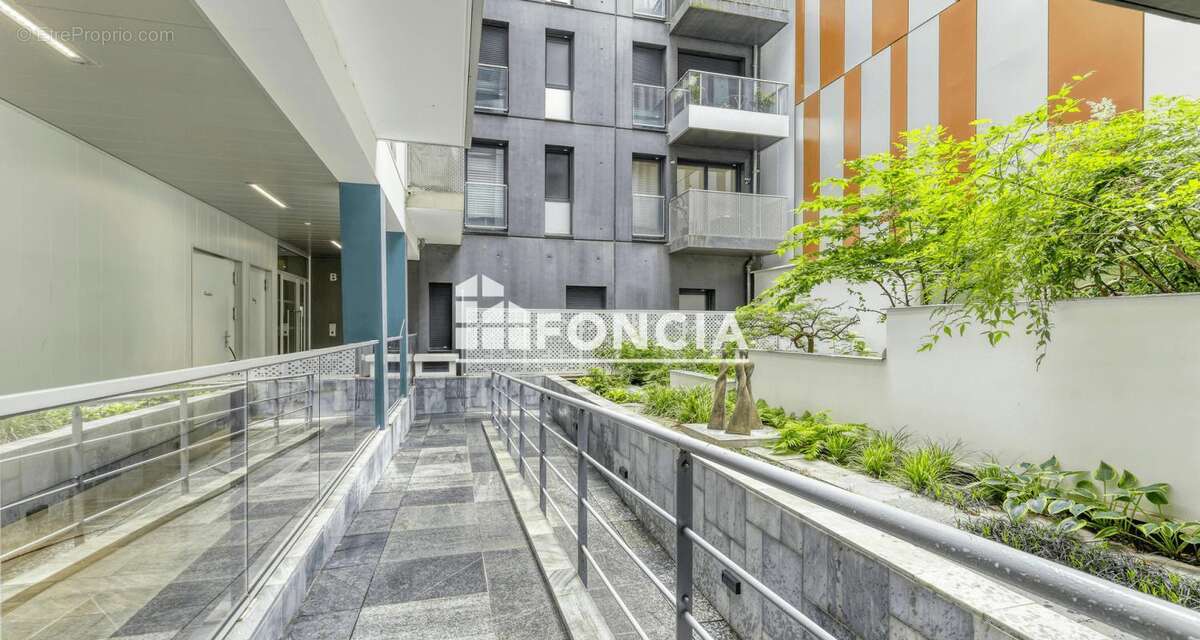 Appartement à ISSY-LES-MOULINEAUX