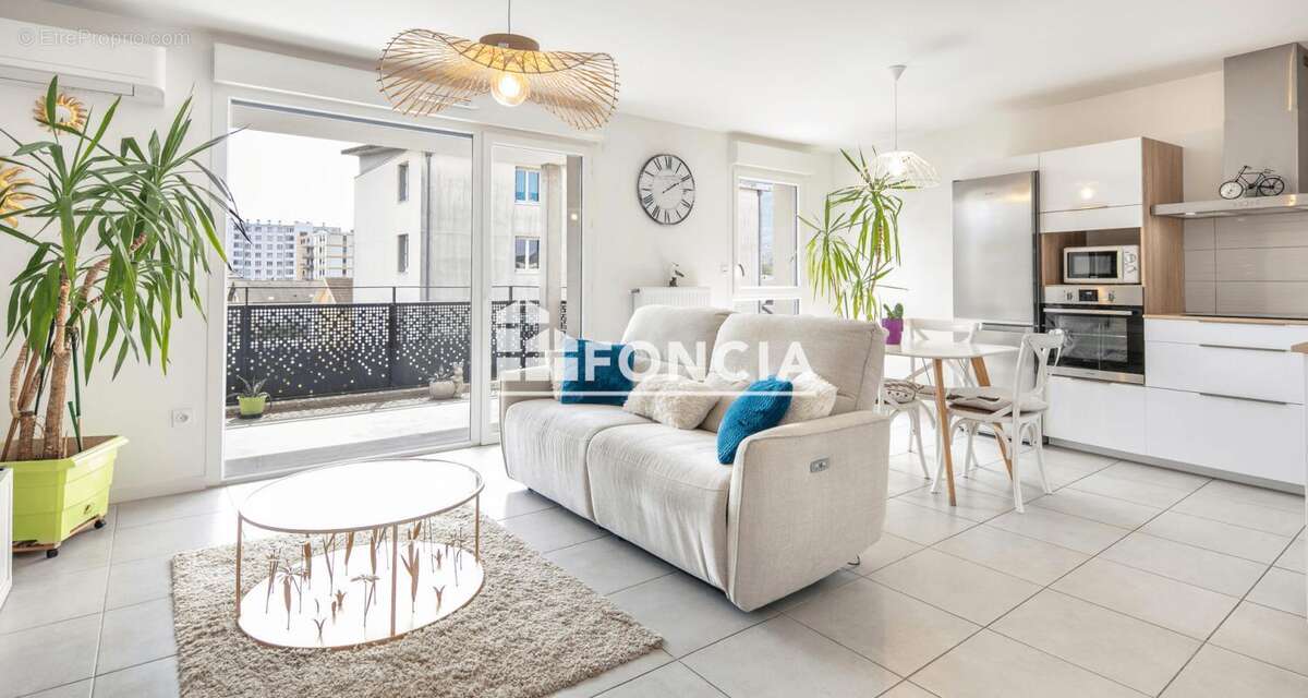 Appartement à LE PONT-DE-CLAIX