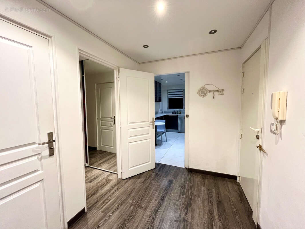 Appartement à SAINT-MAUR-DES-FOSSES