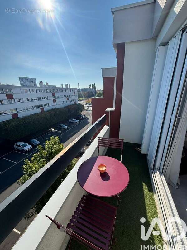 Photo 8 - Appartement à FLEURY-LES-AUBRAIS