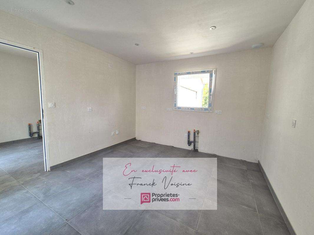 A VENDRE en Exclusivité à L'Oie, maison de 125 m2 avec 4 chambres sur une parcelle de 644 m2 env - photo 5