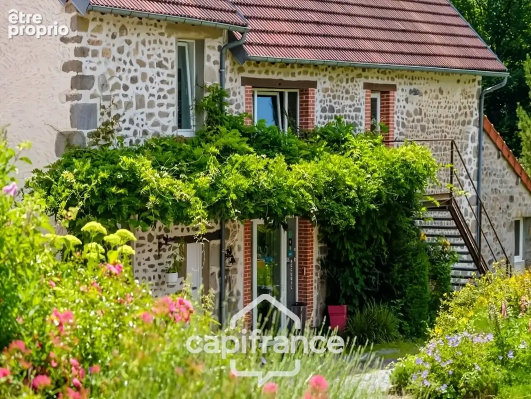 Dpt Creuse (23), à vendre Saint Vaury propriété de 590 m2 avec plusieurs logements possibles - Piscine - Dépendances - Terrain 1 - photo 7