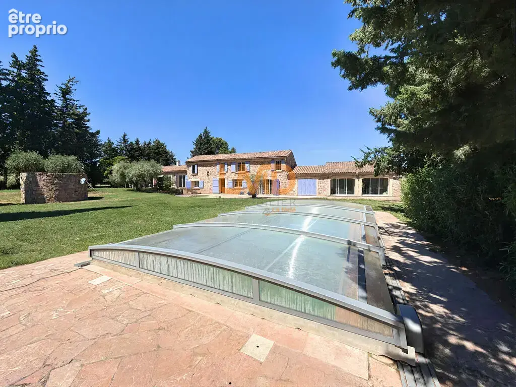 La Motte – Domaine en pierre de 470 m² au cœur des vignes avec p - photo 4
