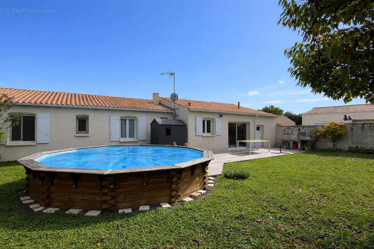 Maison à DOMPIERRE-SUR-MER