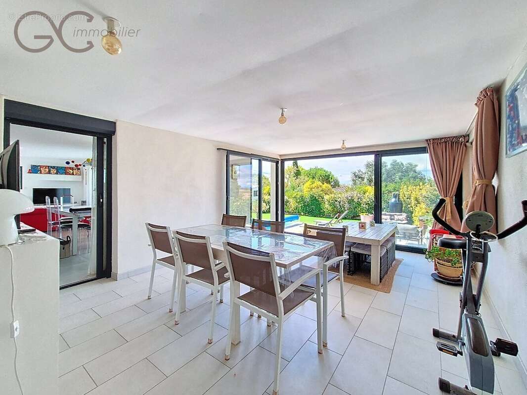 Maison à NISSAN-LEZ-ENSERUNE