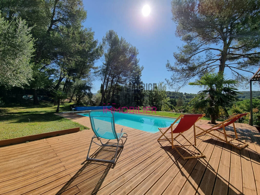 Maison à PERNES-LES-FONTAINES