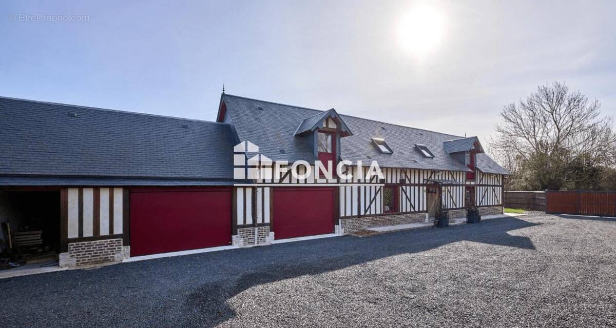 Maison à EQUEMAUVILLE