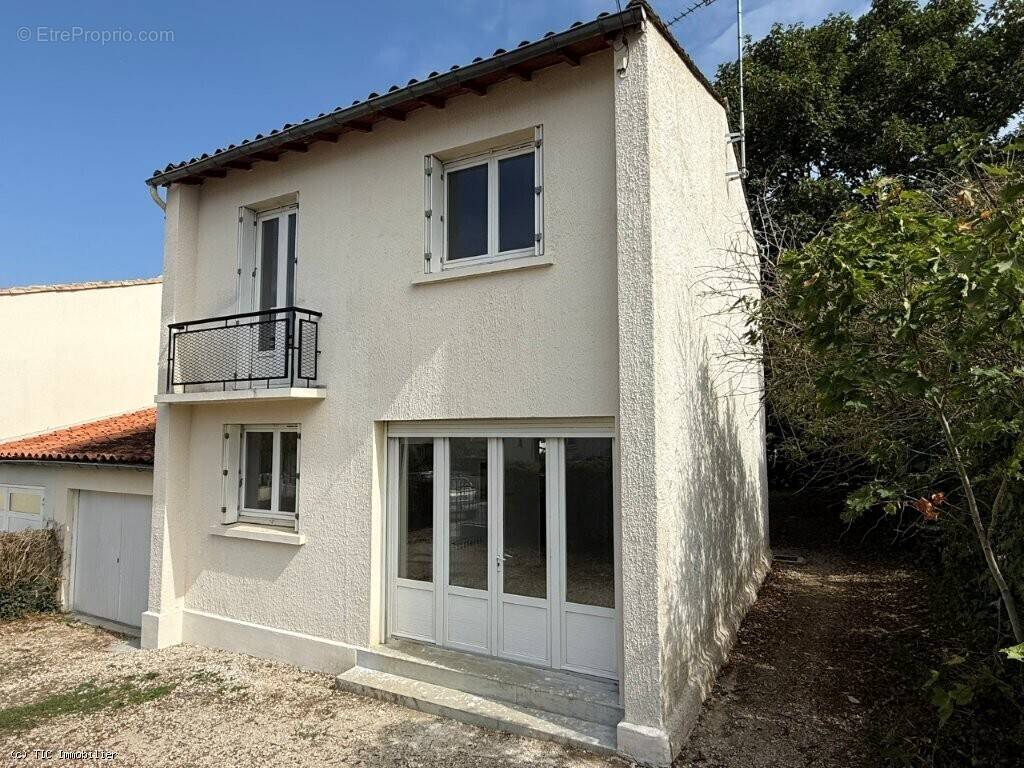 Maison à RUFFEC