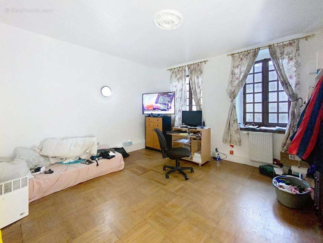 Maison à MELZ-SUR-SEINE