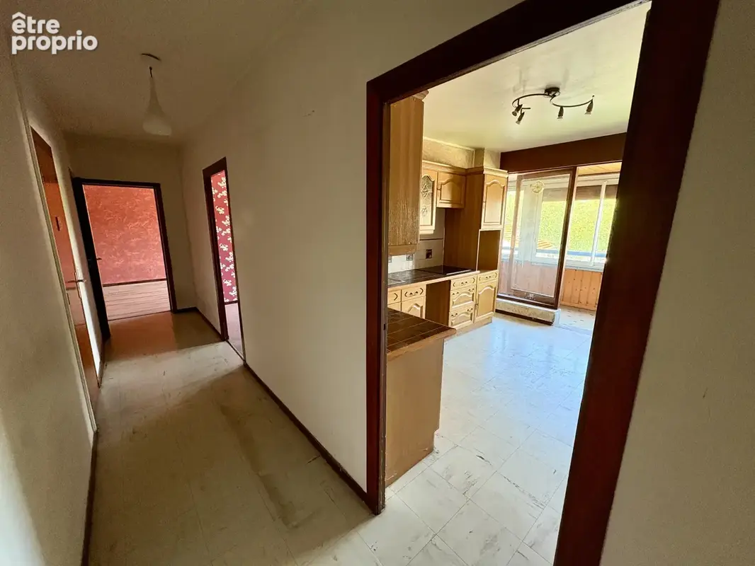 Appartement t2 / dernier étage / balcon / ascenseur / cave / garage fermé / chamalières - photo 4